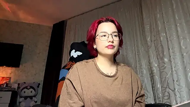 Snapshot of TheaBertch chatting on October 13, 3:47 pm TheaBertch online show from October 13, 3:47 pm