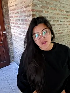 morenalatinaa online show from May 12, 12:01 pm