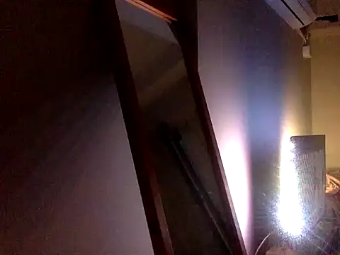 littleswannn online show from January 11, 5:01 am