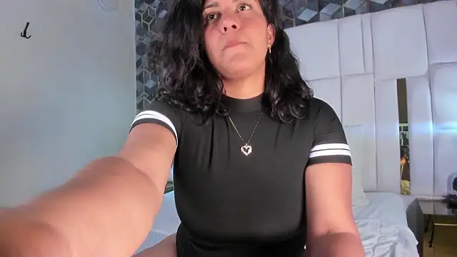 denisse khan online show from March 16, 6:12 pm