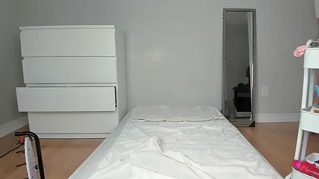 Jiwooe online show from May 1, 11:41 pm