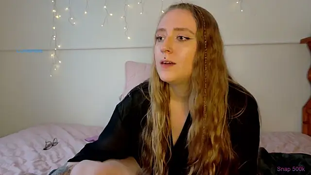 Pattyworld69 online show from April 4, 11:36 pm