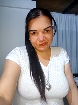 Snapshot of MilfBlonde_ chatting on October 14, 10:56 pm MilfBlonde online show from October 14, 10:56 pm