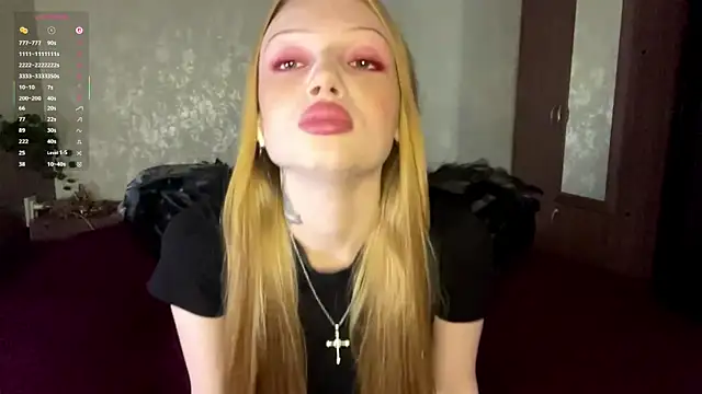 Iamlylu online show from October 31, 5:20 am