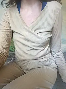 KittieCreme online show from March 2, 12:45 pm