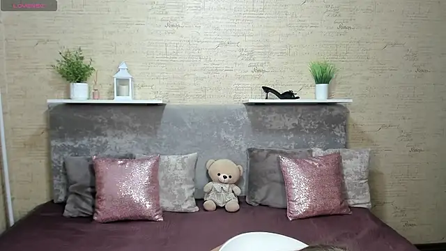 MaryCruze online show from November 5, 1:11 am