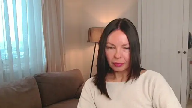 LittleNicolee online show from January 6, 9:13 am