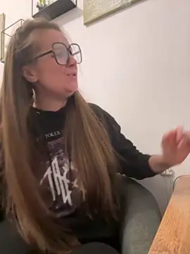 Amy  Leee  online show from February 4, 3:04 pm