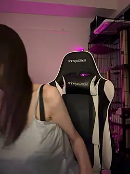 ericiii online show from March 3, 7:58 am