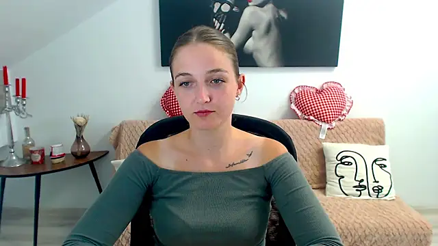 AnneWilsonn online show from July 9, 7:44 am