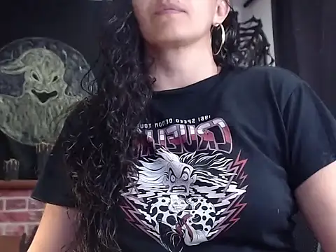 Lucyy Naugthy online show from October 30, 12:39 pm