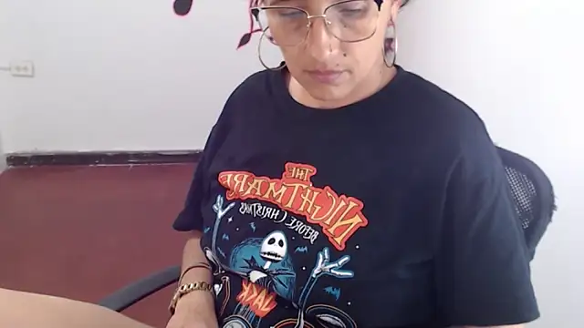 Lucyy Naugthy online show from April 2, 7:55 pm