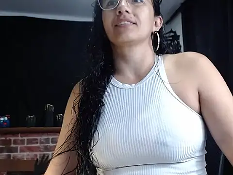 Lucyy Naugthy online show from October 14, 12:52 pm