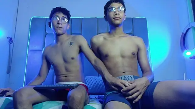 Desire4Duo online show from February 22, 11:22 am