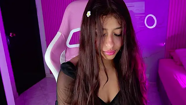 dafne17  online show from March 12, 7:00 am