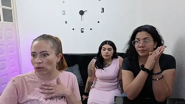 lesb milf online show from June 2, 10:33 pm