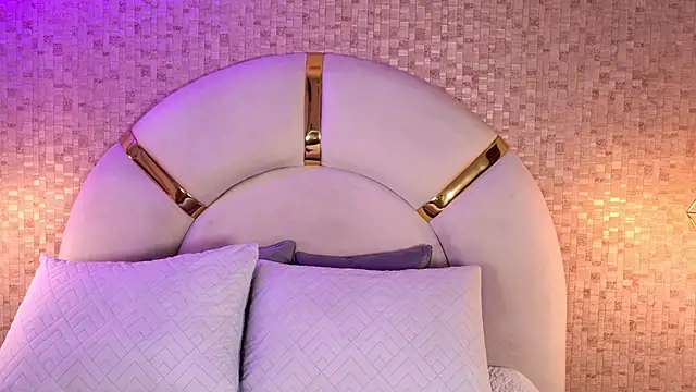 emmy rose25 online show from April 13, 11:33 am