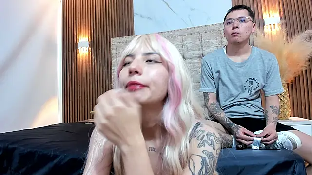 AnnieAndLeandro online show from February 6, 9:51 pm