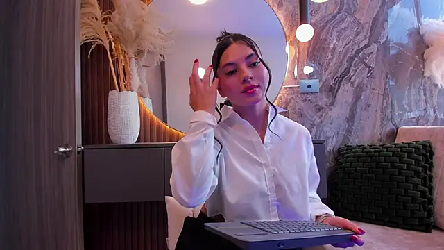 Rashel Frost  online show from June 26, 7:59 pm
