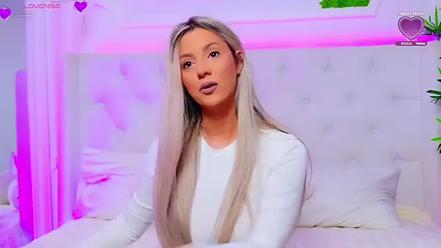 AriannaSins online show from March 5, 1:40 pm