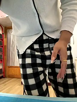 aini-maili online show from November 17, 8:15 am