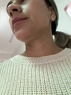 valentina herrrera online show from April 9, 3:06 pm