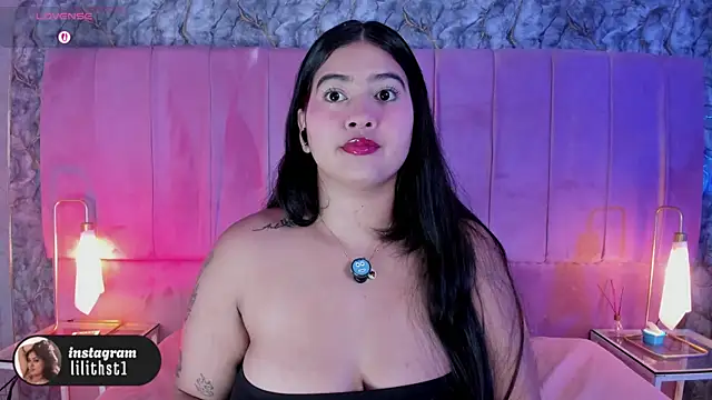 lilithst  online show from April 19, 8:11 pm