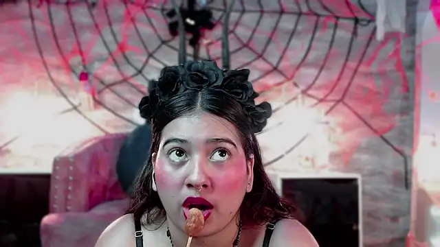 lilithst  online show from October 29, 9:28 pm