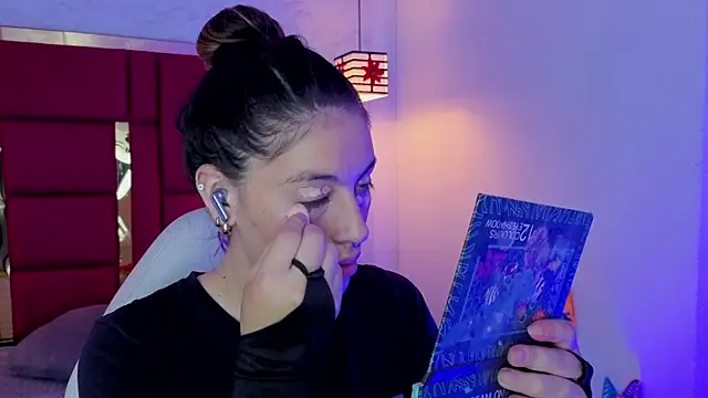 moon winy online show from April 3, 12:14 pm