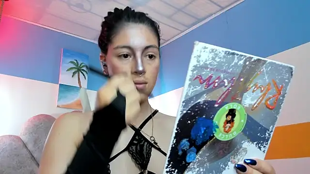 moon winy online show from October 28, 1:17 pm