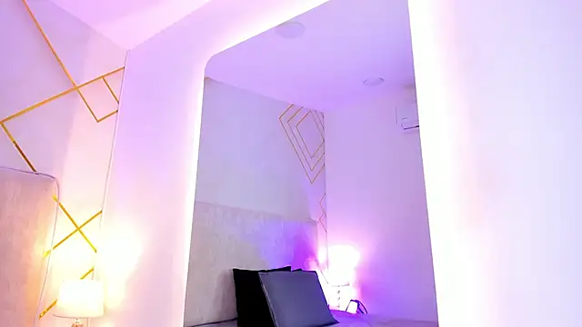 Martinaa Garcia online show from April 9, 7:30 pm