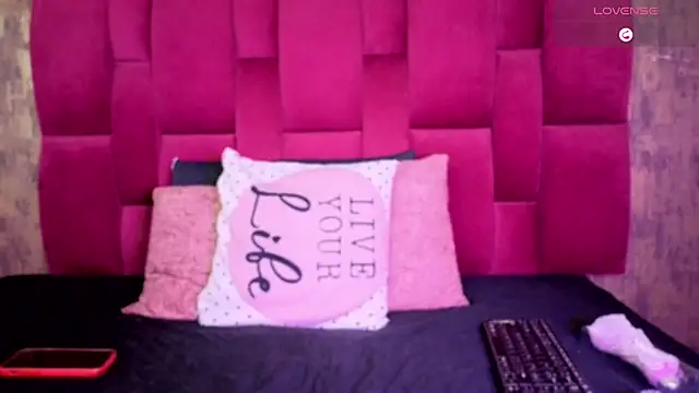 camila  bouzas online show from February 20, 12:07 pm