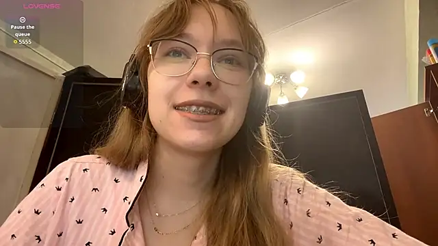 JuneCooper online show from October 24, 8:21 am