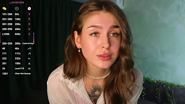 TinyMollys online show from October 28, 3:51 pm