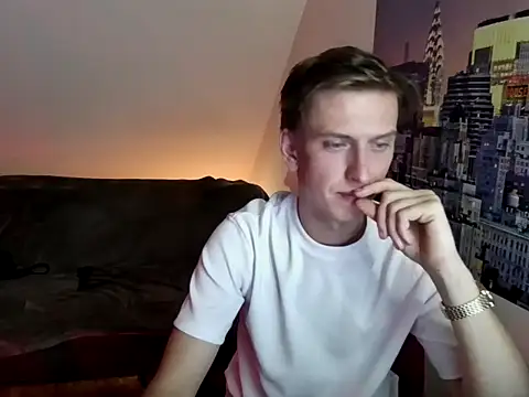 kinkysarahx online show from November 1, 7:51 pm