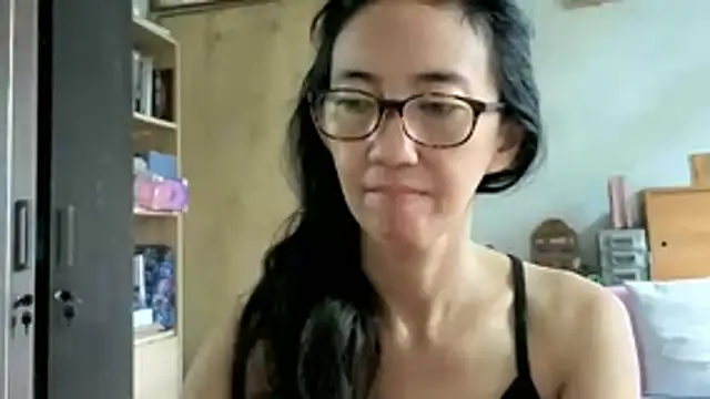 princessD077 online show from March 6, 2:39 am