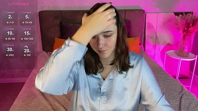 AnnieDodge online show from October 22, 1:43 am