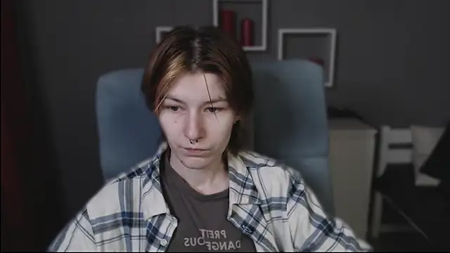 guitarandangell online show from February 4, 2:20 pm