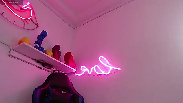 littlee red online show from March 20, 7:52 pm