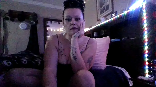 ravenlove1986 online show from November 17, 6:58 am