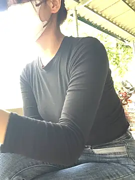 Kylie beem online show from February 26, 8:02 am