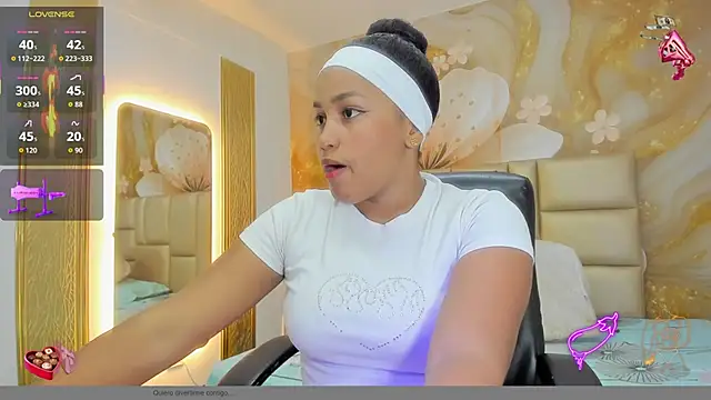 NahomiWalker  online show from February 12, 7:59 pm