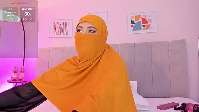 fatiima  online show from November 10, 7:09 pm