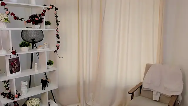 TeressaGimar online show from October 21, 6:50 am