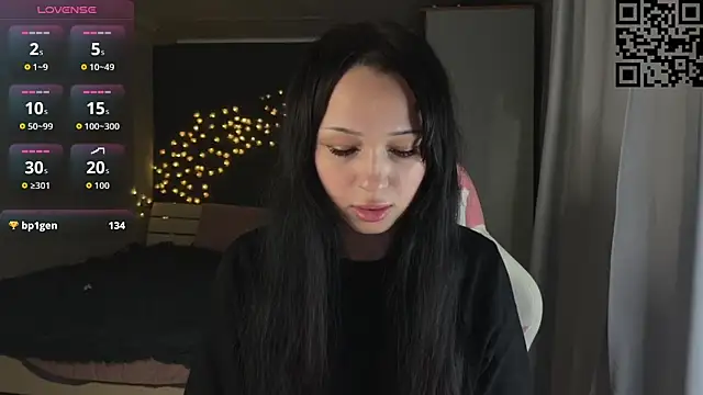 ella simons online show from April 17, 10:34 pm