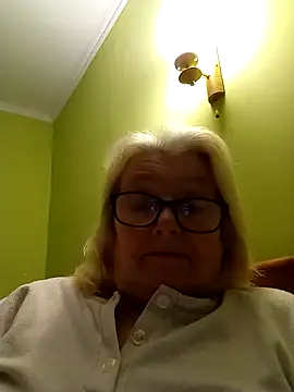 AmyLove353 online show from February 14, 10:34 pm