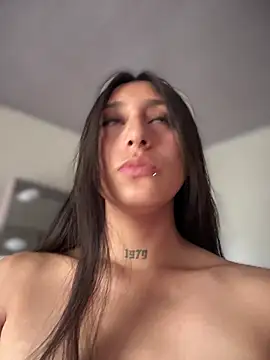 Violeet-Smith online show from March 17, 4:33 pm