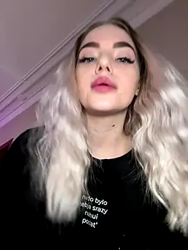 HugeBoobsAlice online show from December 18, 5:01 am