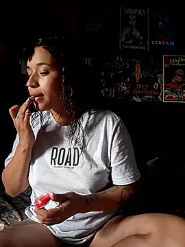 Isis Bathory online show from January 16, 9:22 pm