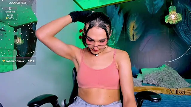 Mika  velvet online show from February 24, 10:41 pm